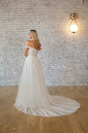Essense of Australia 7509 #1 (IV-IV) Ivory Lace and Tulle over Ivory Gown thumbnail