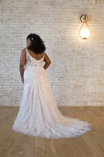 Essense of Australia 7479 #6 default (IVBC-PL) Ivory Lace & Tulle ov Biscotti Gown w Porcelain Tulle Plunge thumbnail